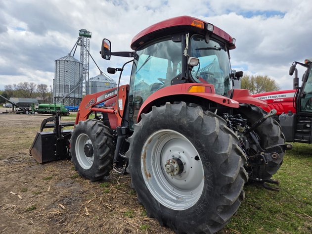 Image for 2004 CASE IH MXU110 MFWD, TRACTOR W/ CASE IH LX156 LOADER