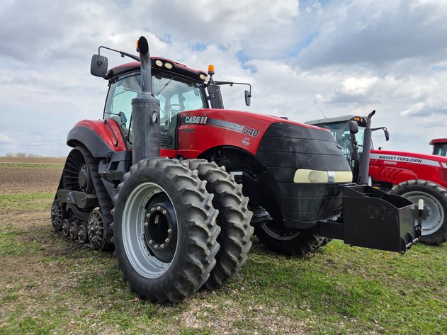 Image for 2015 CASE IH 340 MAGNUM ROW TRAC CVT MFWD TRACTOR