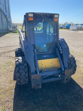 Image for 2005 NEW HOLLAND SL185B SKID LOADER