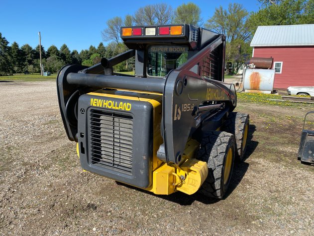 Image for 2005 NEW HOLLAND SL185B SKID LOADER
