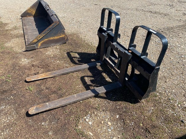 Image for QUICK TACH PALLET FORKS
