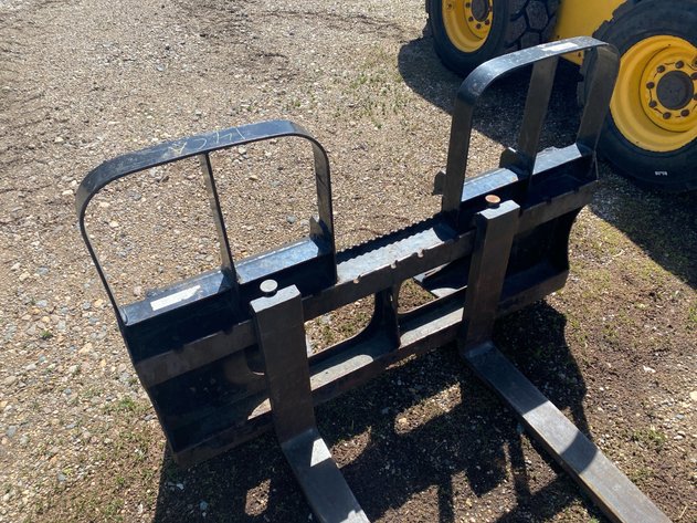 Image for QUICK TACH PALLET FORKS