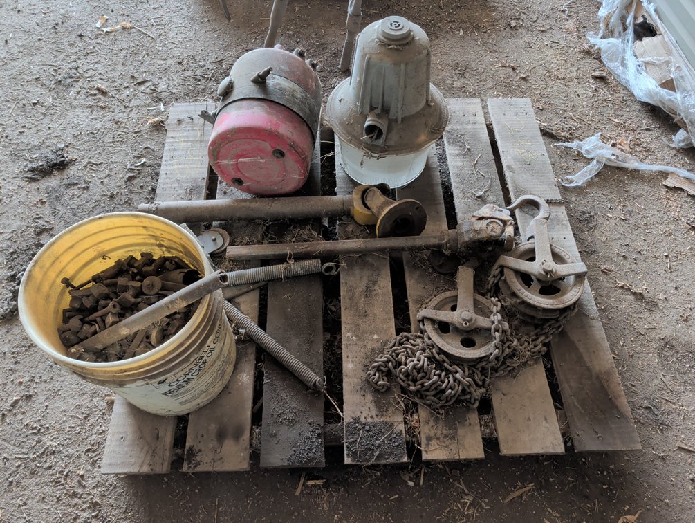 CHAIN HOIST, LIGHT, TANK, MORE