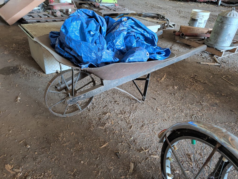 WHEELBARROW/TARP