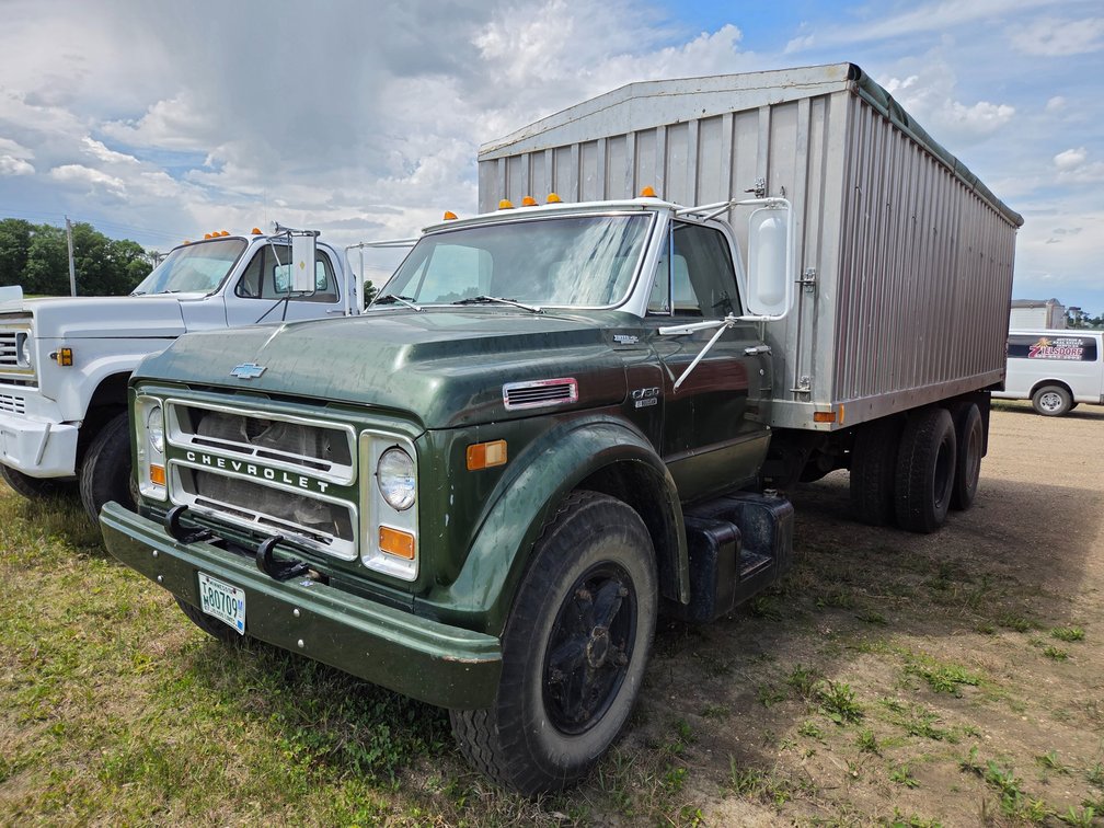 1970 CHEVY C 50 GRAIN TRUCK