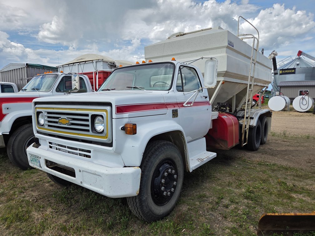 1974 CHEVY C 60 SEED TENDER