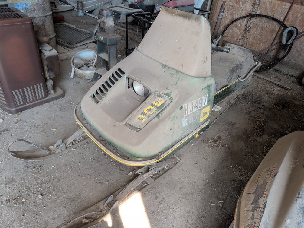 JOHN DEERE SNOWMOBILE