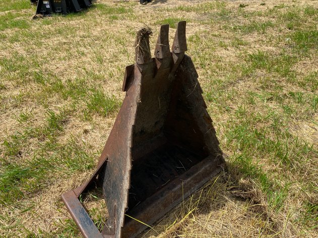 Image for QUICK TACH BUCKET SPADE