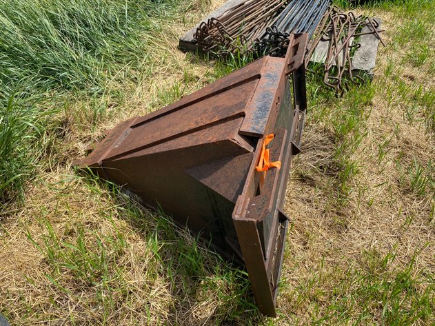 Image for QUICK TACH BUCKET SPADE