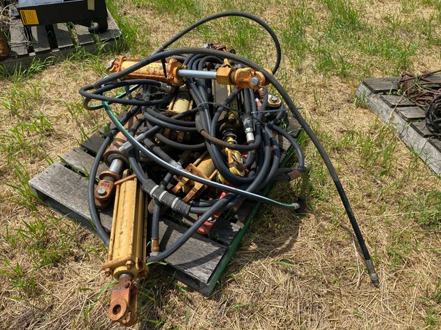 Image for ASSORTMENT OF HYDRAULIC CYLINDERS