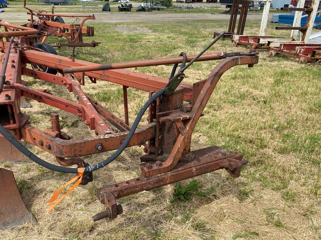 Image for INTERNATIONAL 700 5 BOTTOM PLOW