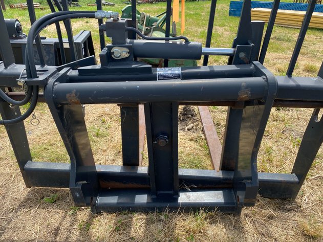 Image for TELEHANDLER PALLET FORKS WITH HYDRAULIC TILT