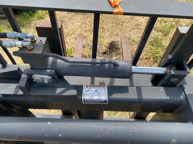 Image for TELEHANDLER PALLET FORKS WITH HYDRAULIC TILT