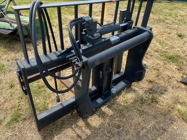 Image for TELEHANDLER PALLET FORKS WITH HYDRAULIC TILT