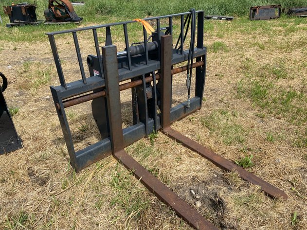 Image for TELEHANDLER PALLET FORKS WITH HYDRAULIC TILT