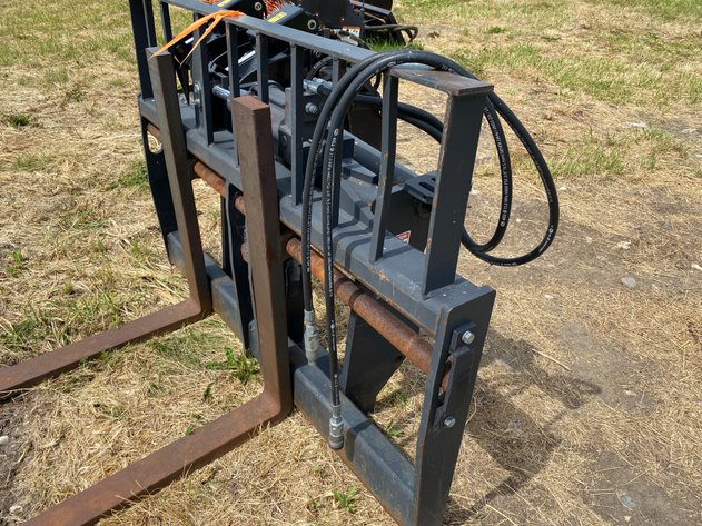 Image for TELEHANDLER PALLET FORKS WITH HYDRAULIC TILT
