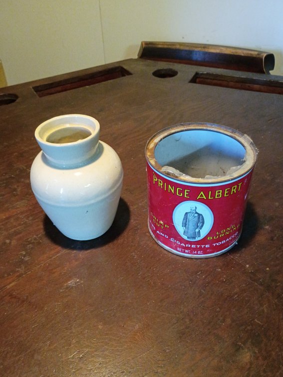 Tobacco cans