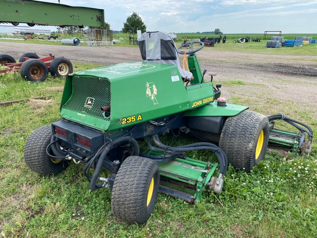 Image for JOHN DEERE 235 A REEL MOWER