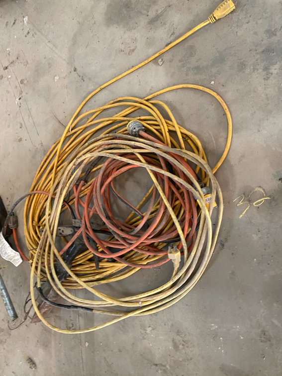 EXTENSION CORD/TROUBLE LIGHT
