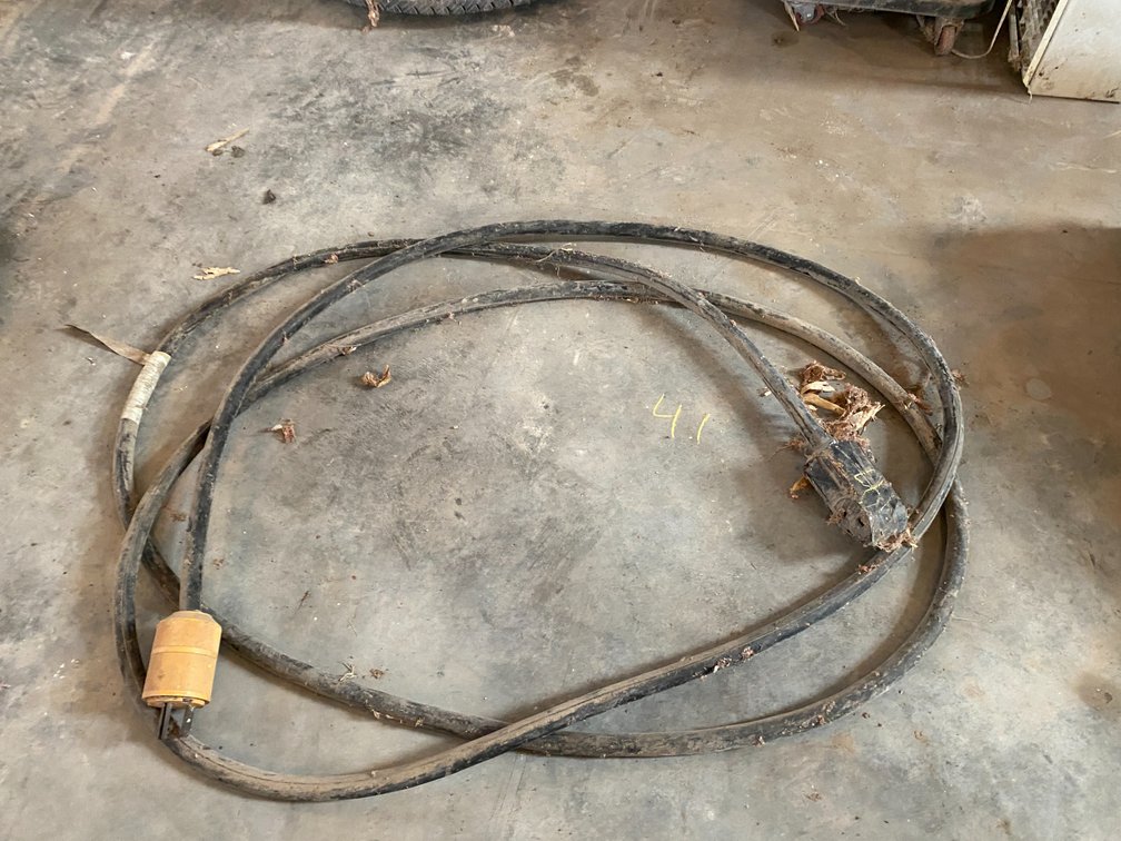 EXTENSION CORD