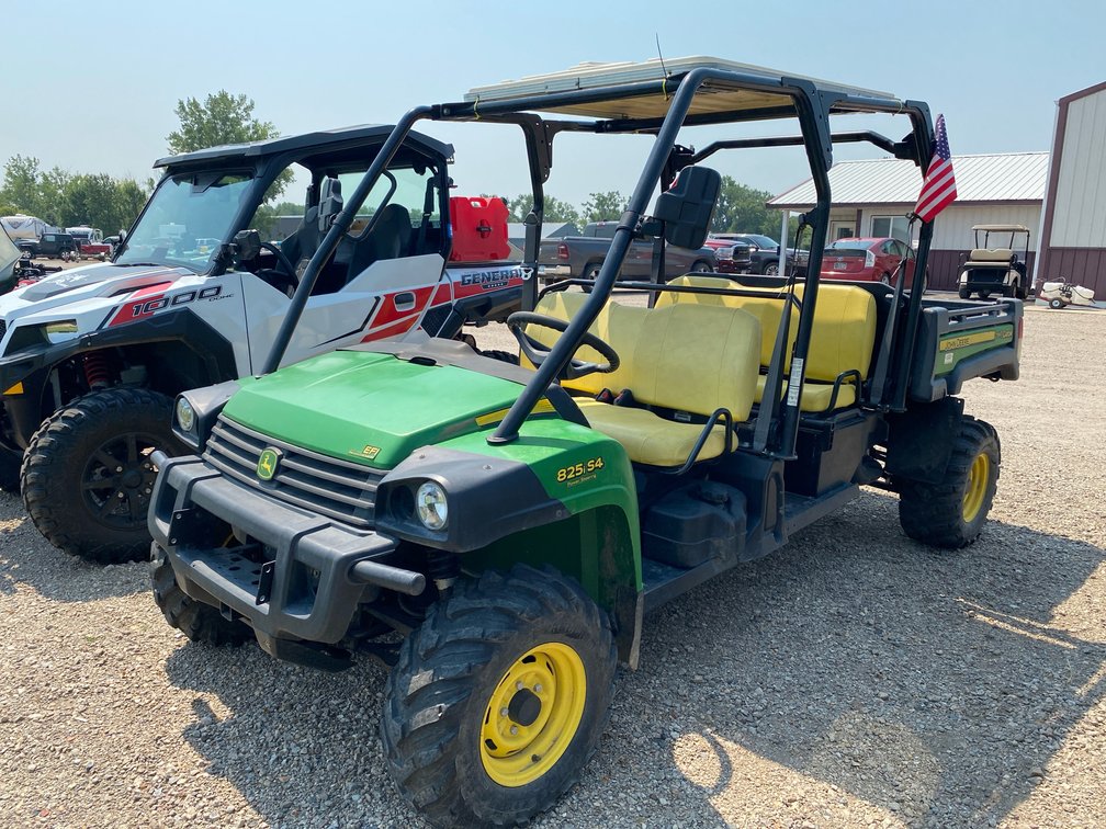 JOHN DEERE GATOR