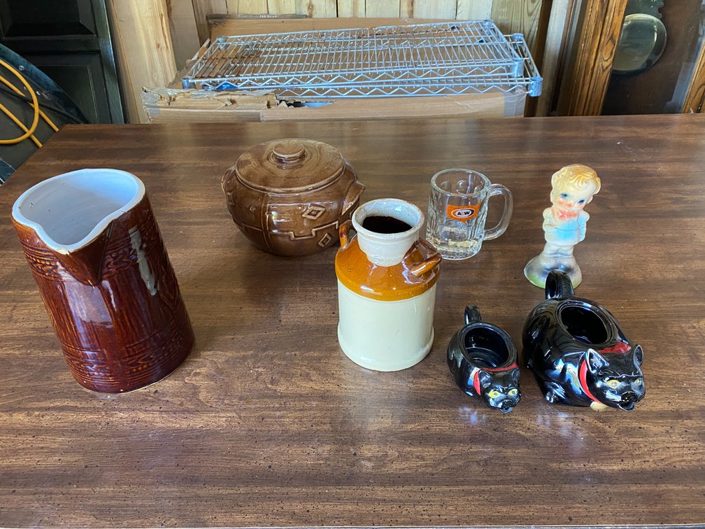 ASSORTMENT OF CERAMIC POTTERY