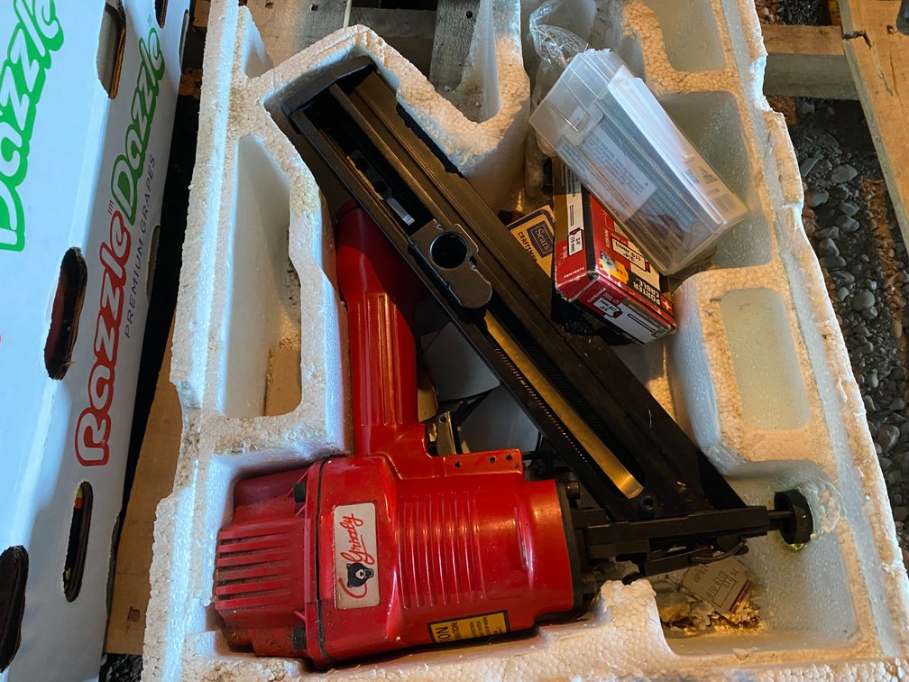 FINISH NAILER