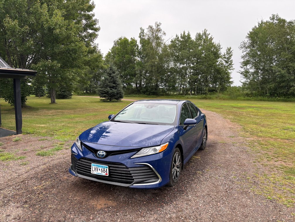 2024 TOYOTA CAMRY XLE HYBRID