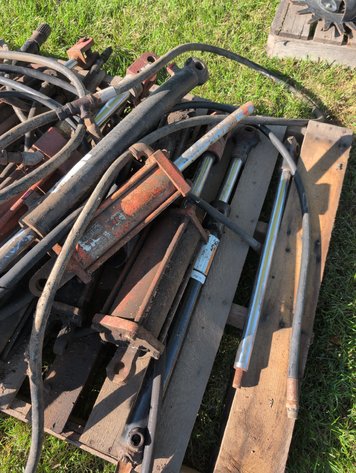 Image for (PALLET) HYDRAULIC CYLINDERS