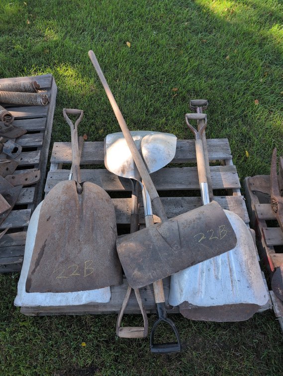 (PALLET) SHOVELS