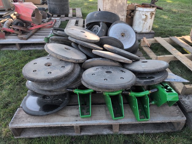 Image for (PALLET) CLOSING AND GAUGE WHEELS