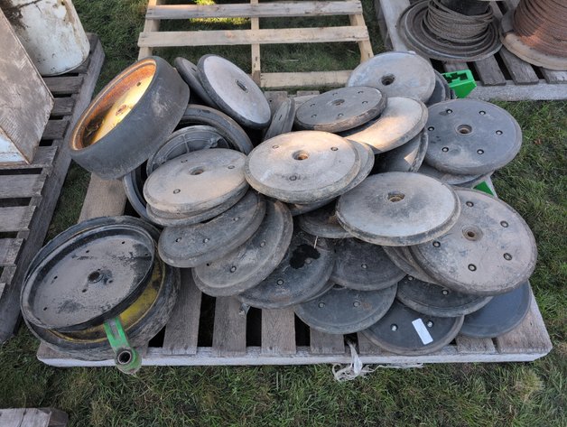 Image for (PALLET) CLOSING AND GAUGE WHEELS