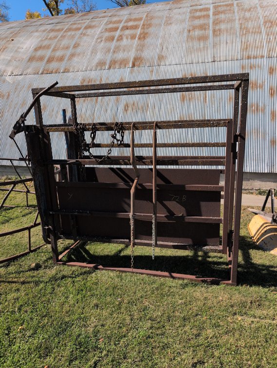 CATTLE CHUTE