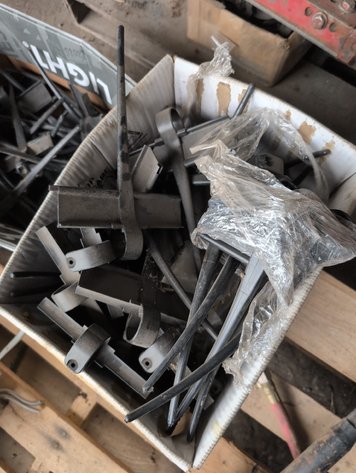 Image for PLASTIC TINES / TEETH