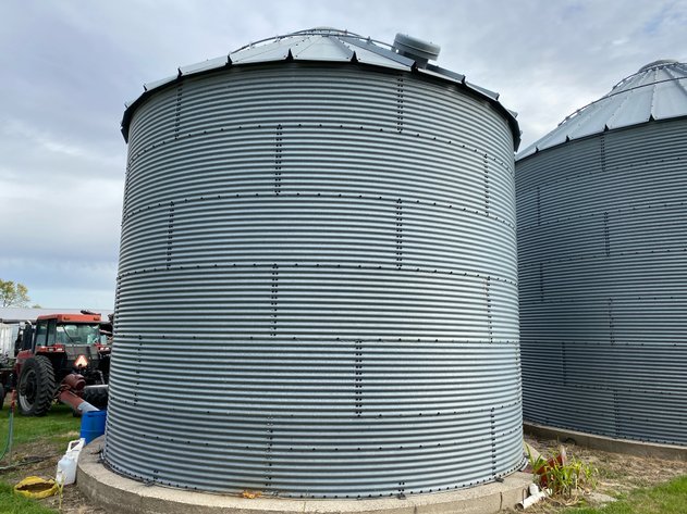 Image for BROCK 4500 BUSHEL BIN