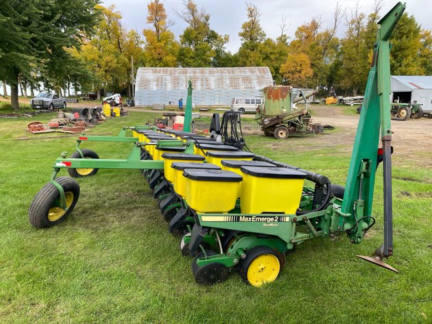 Image for JOHN DEERE 7300 12 ROW