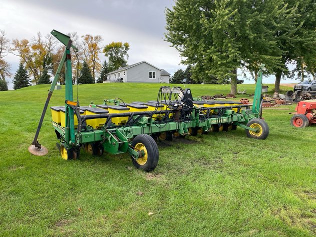 Image for JOHN DEERE 7300 12 ROW