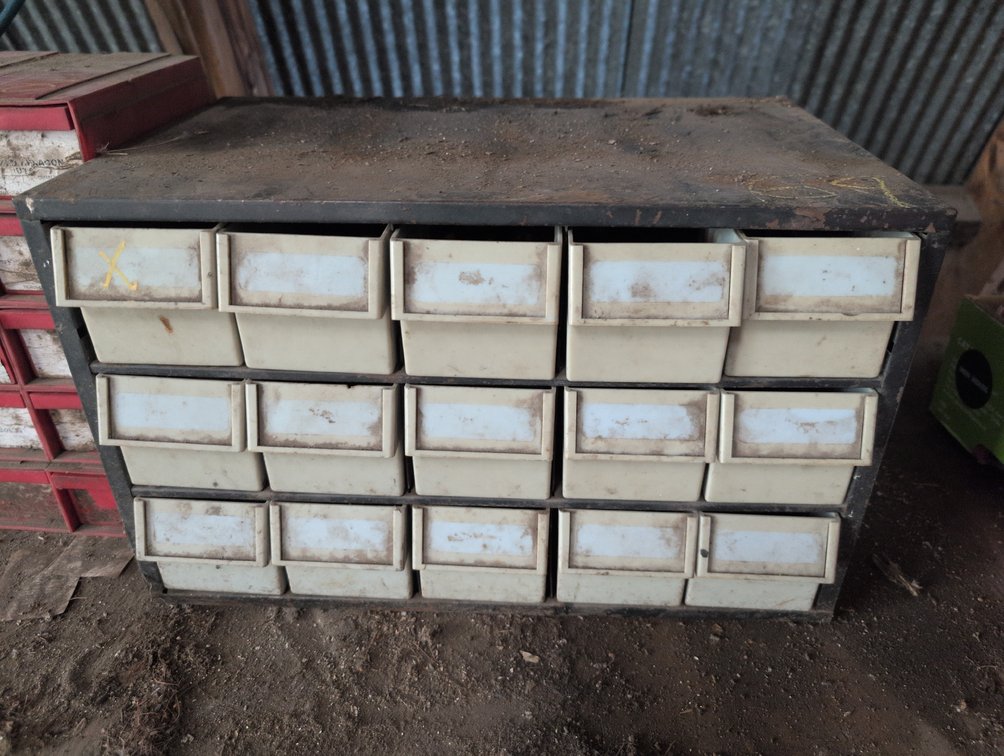 HARDWARE ORGANIZER