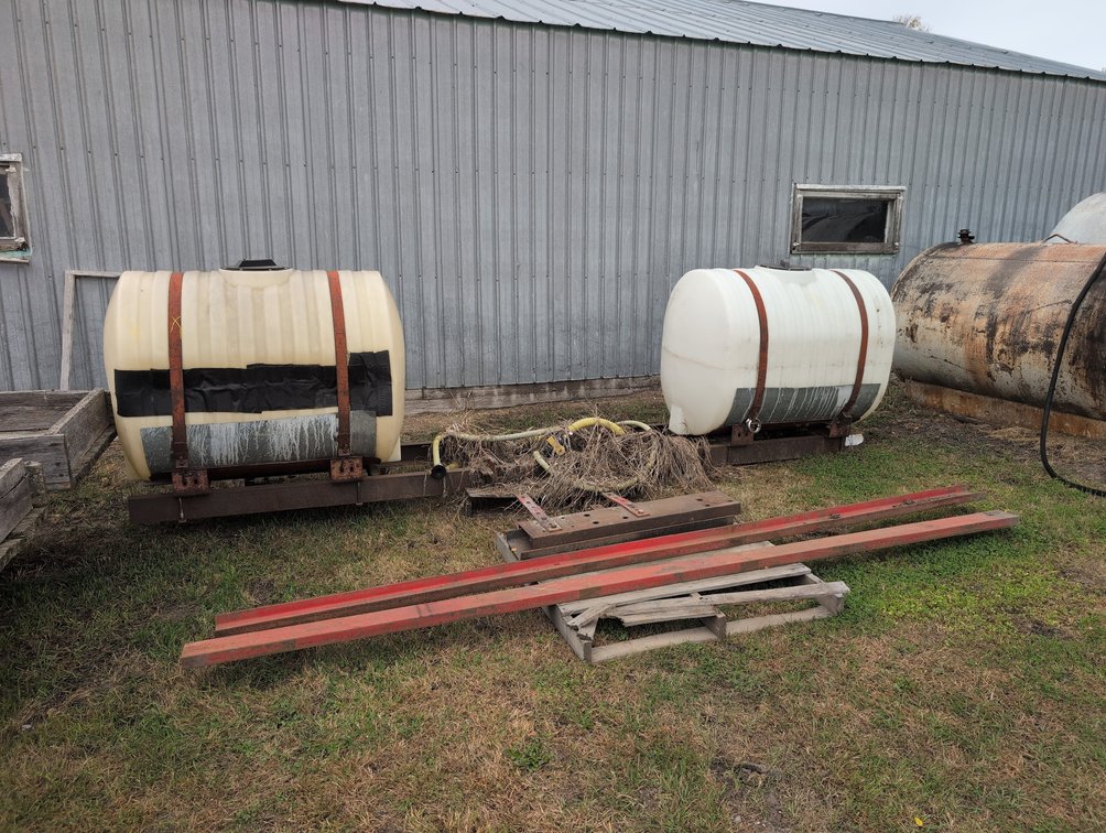 SADDLE TANKS