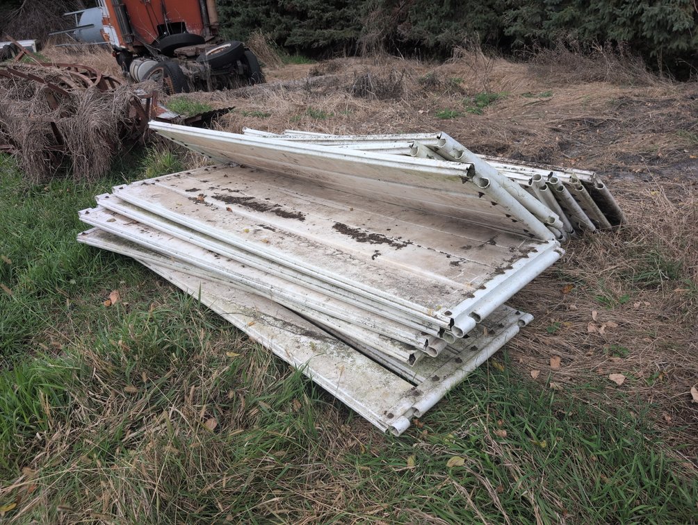 PANELS/GATES