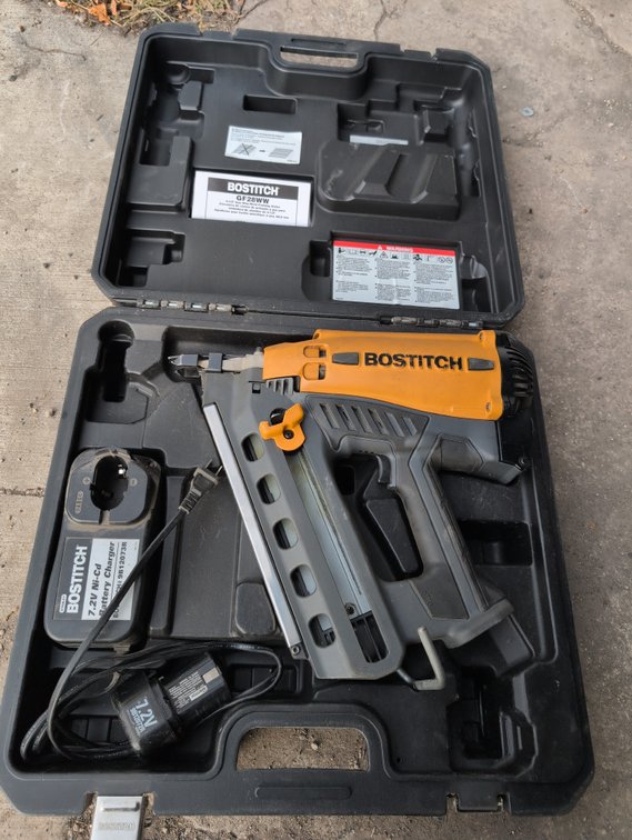 BATTERY POWERED NAILGUN