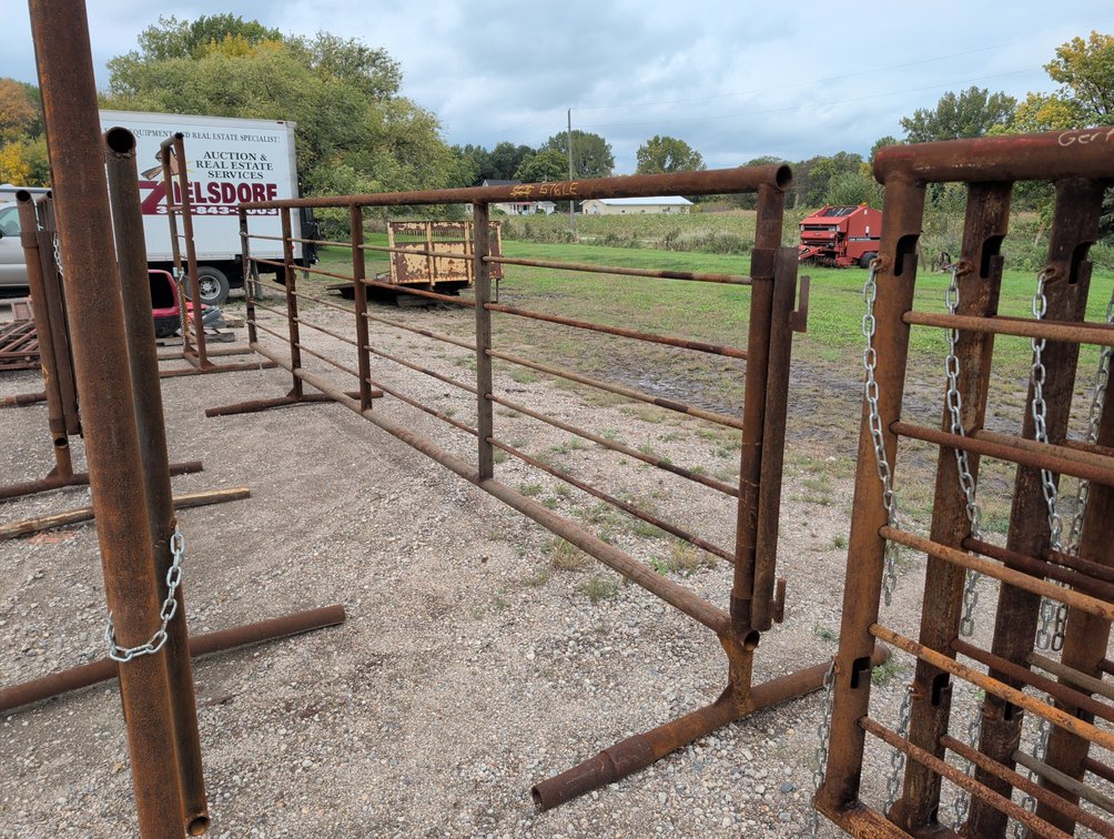 24' FREESTANDING PANEL W/ SWING GATE HINGE