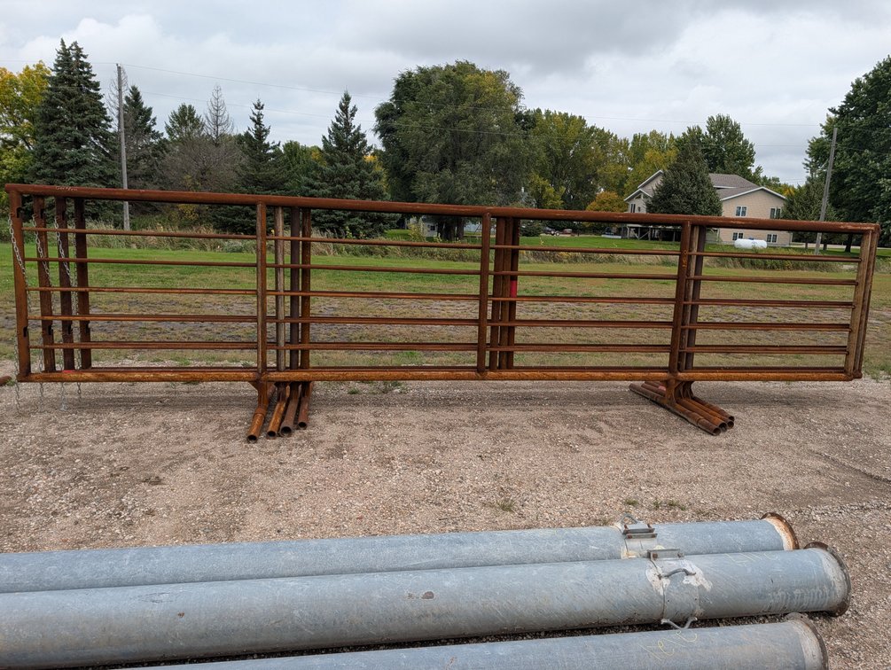 24' FREESTANDING PANEL
