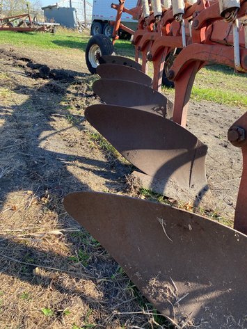 Image for INTERNATIONAL 720 PLOW