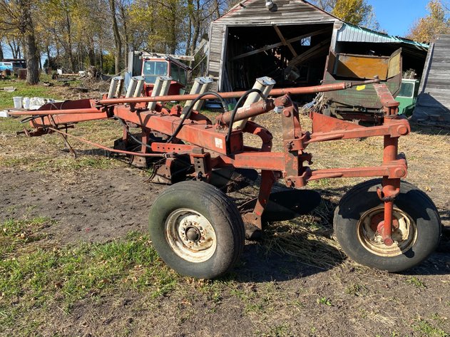 Image for INTERNATIONAL 720 PLOW