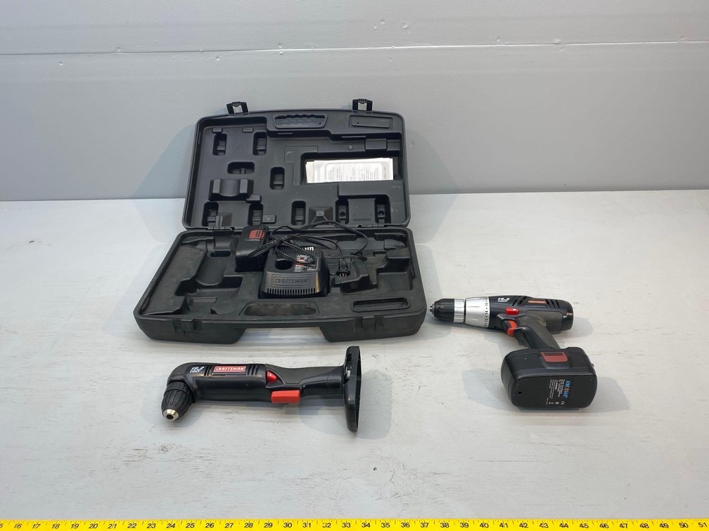 (I-7) CRAFTSMAN DRILL SET WITH BATTERIES AND CHARGER, TESTED AND WORKS