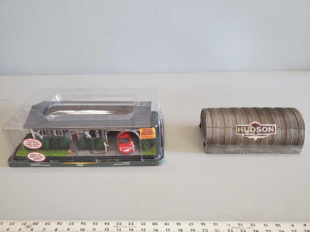 (I-29) MODEL RESIDENCE AND SERVICE GARAGE
