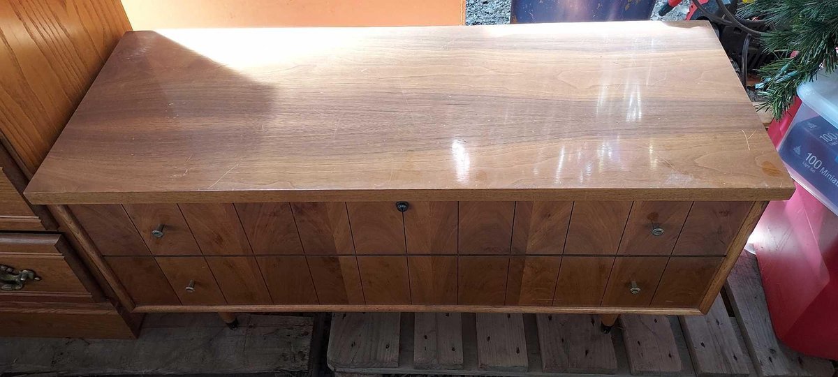 (I-33A) LANE SWEETHEART CHEST, 44"W X 19"H X 17"D