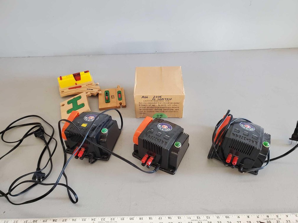 (I-37) [4] LIONEL CONTROLLERS AND MISC
