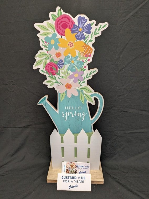 CULVER'S CUSTARD FOR A YEAR (12 COUPONS FOR FREE PINT OF CUSTARD). SPRING THEME DÉCOR